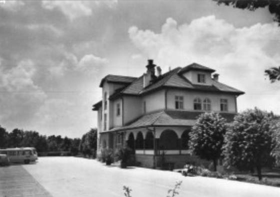 Crno bela slika hotela Oplenac neposredno nakon izgradnje 1933